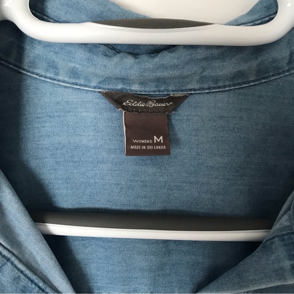 Eddie Bauer size M denim long sleeve shirt - Picture 2 of 14